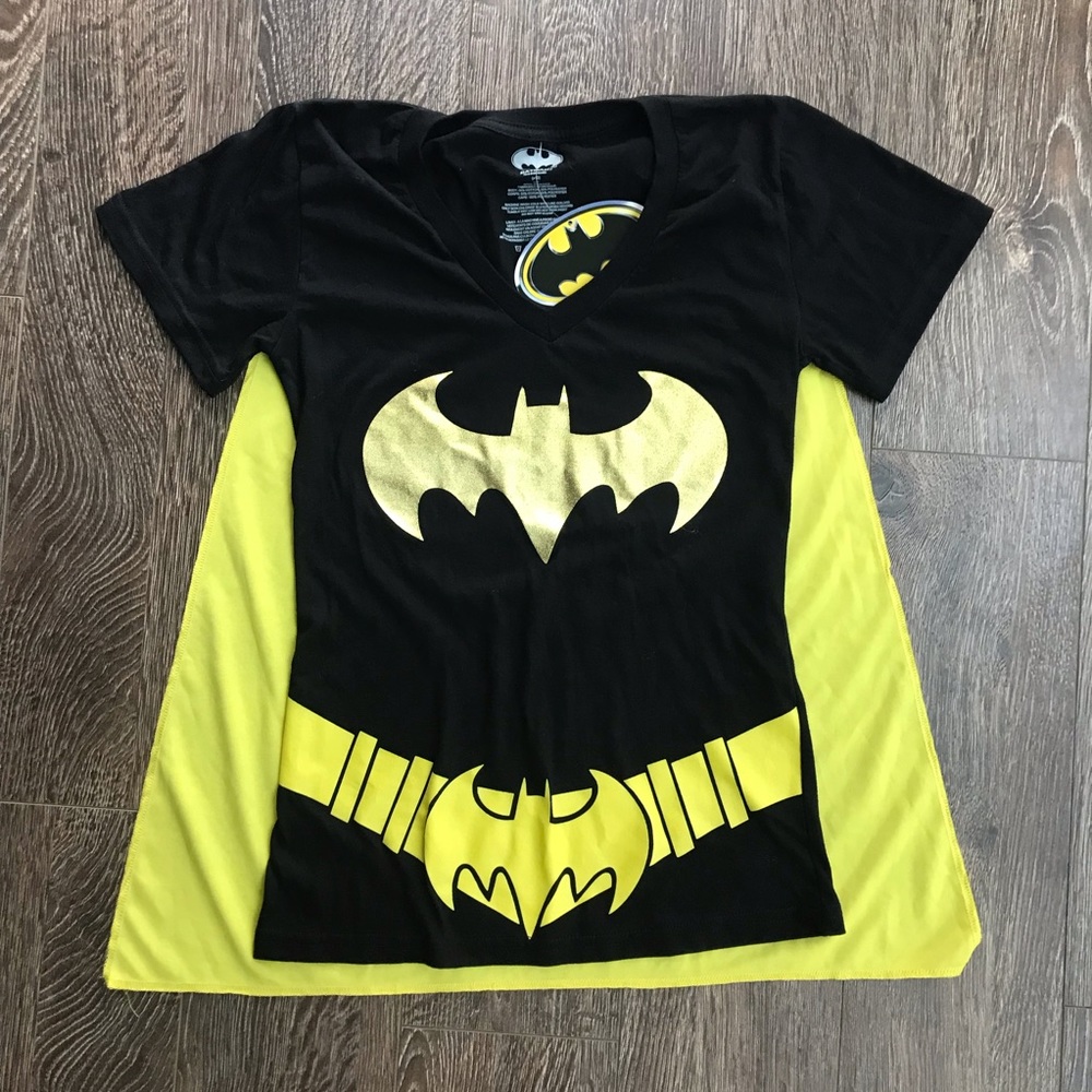 Batman Costume T-Shirt with Removable Cape NWT